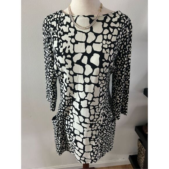 J. McLaughlin Ponte Knit Mackenzie Tunic in Black and Cream Giraffe Print Size L - Picture 1 of 6